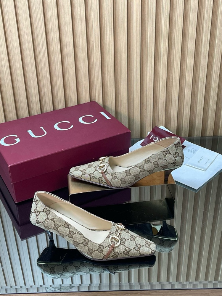 GUCCI HORSEBIT GG CANVAS POINTED TOE KITTEN HEEL PUMPS