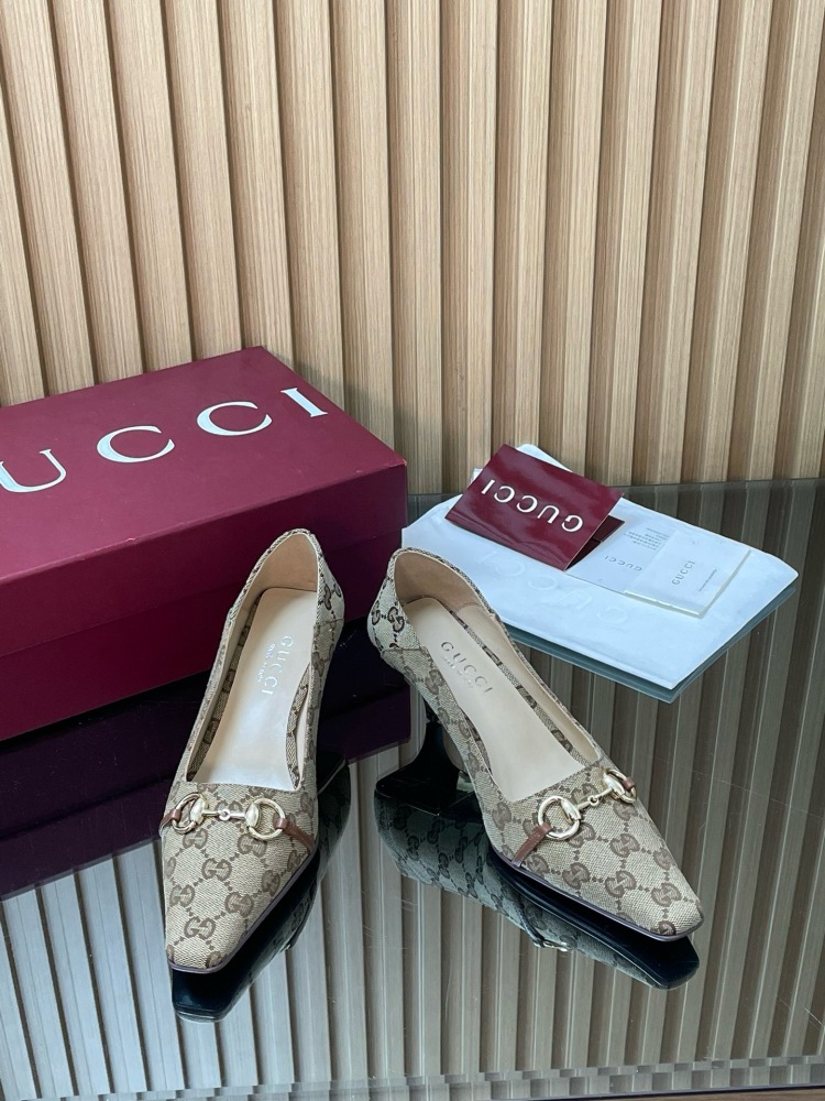 GUCCI HORSEBIT GG CANVAS POINTED TOE KITTEN HEEL PUMPS