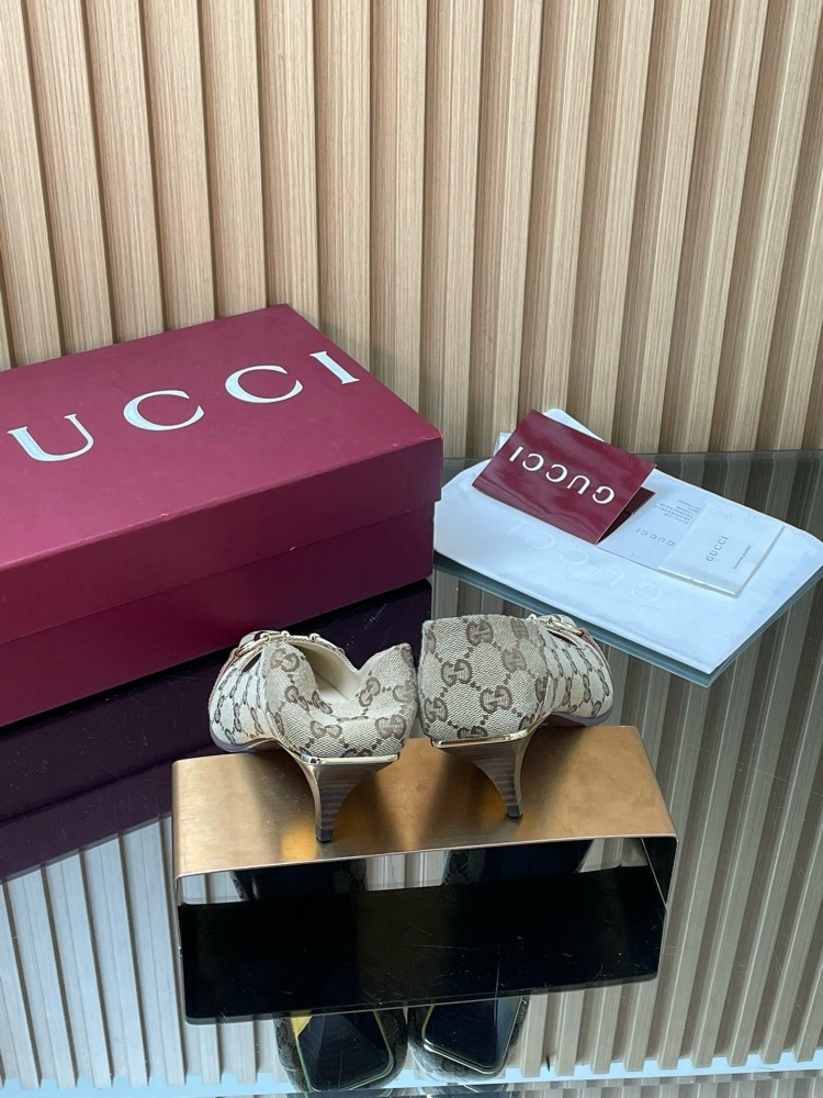 GUCCI HORSEBIT GG CANVAS POINTED TOE KITTEN HEEL PUMPS