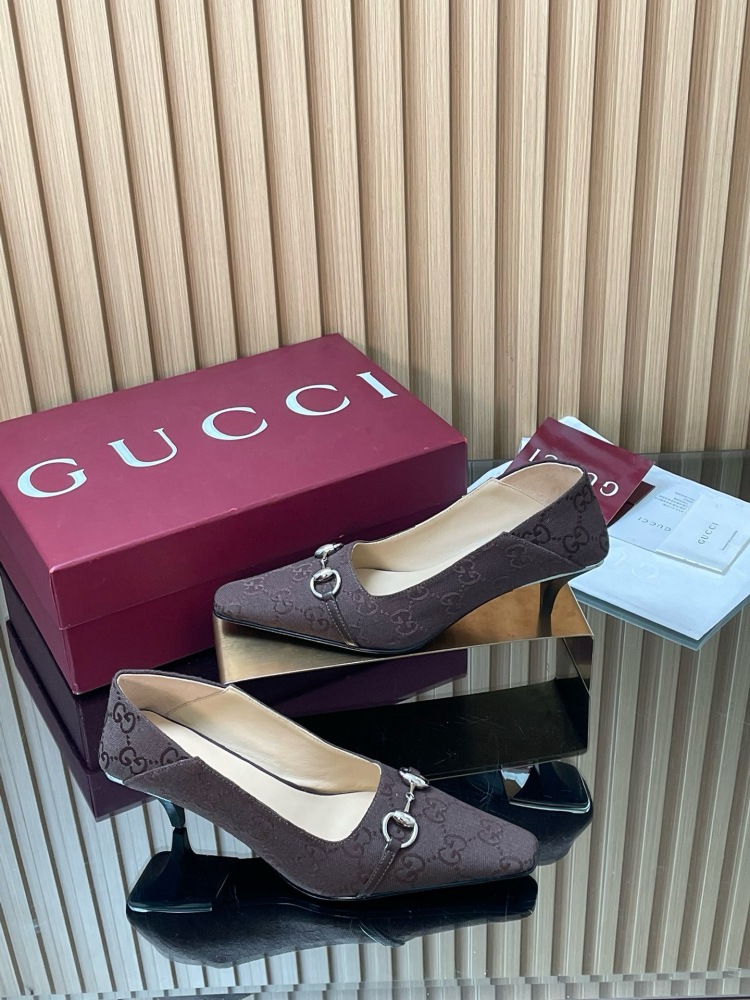 GUCCI HORSEBIT GG CANVAS POINTED TOE KITTEN HEEL PUMPS
