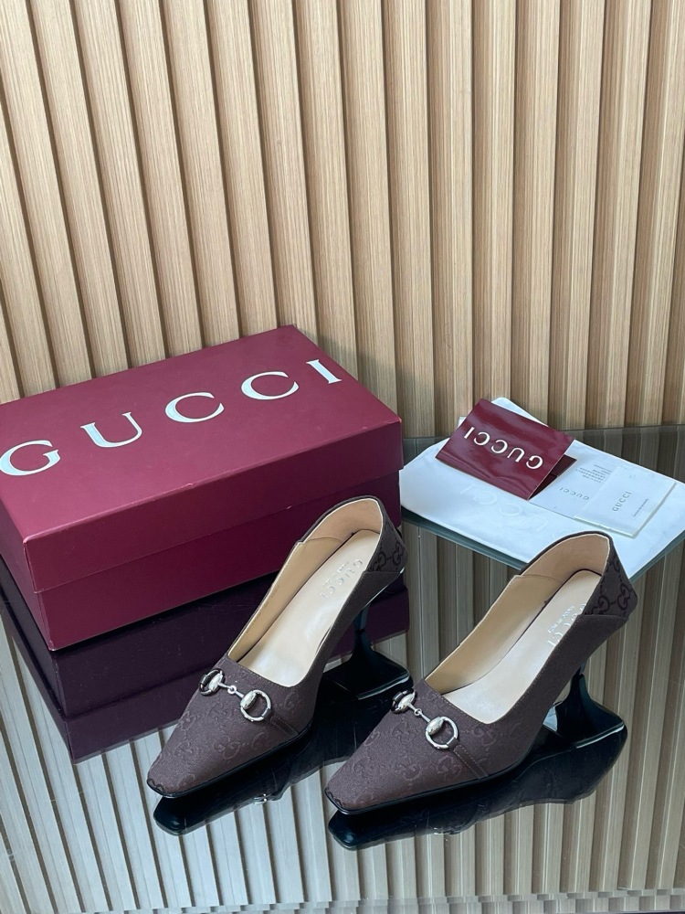 GUCCI HORSEBIT GG CANVAS POINTED TOE KITTEN HEEL PUMPS