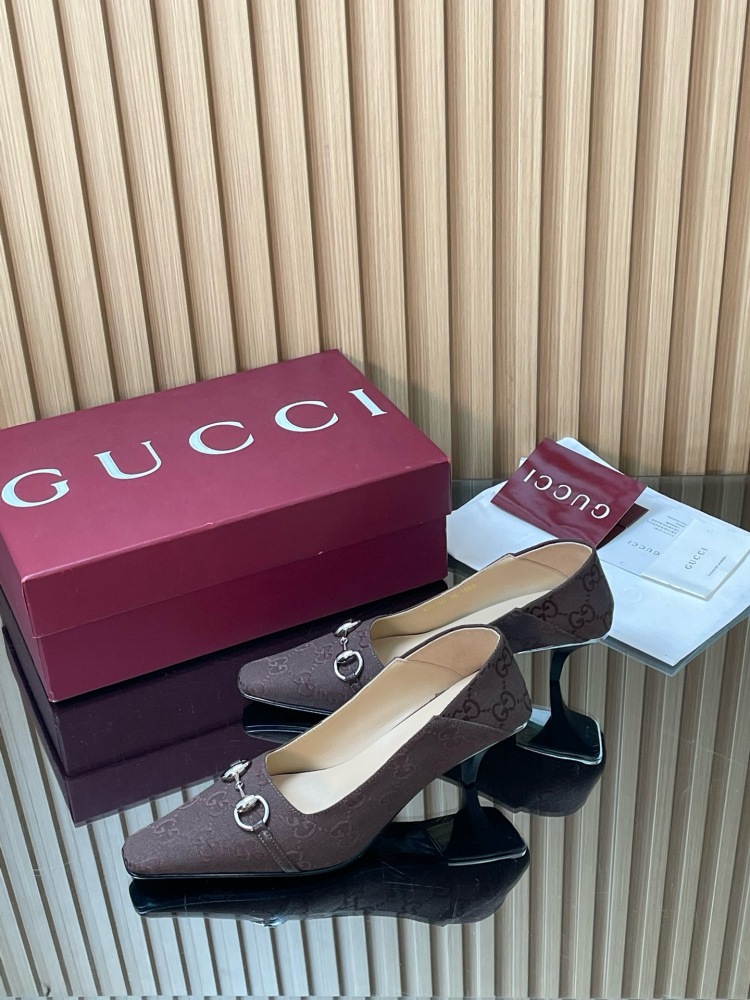 GUCCI HORSEBIT GG CANVAS POINTED TOE KITTEN HEEL PUMPS