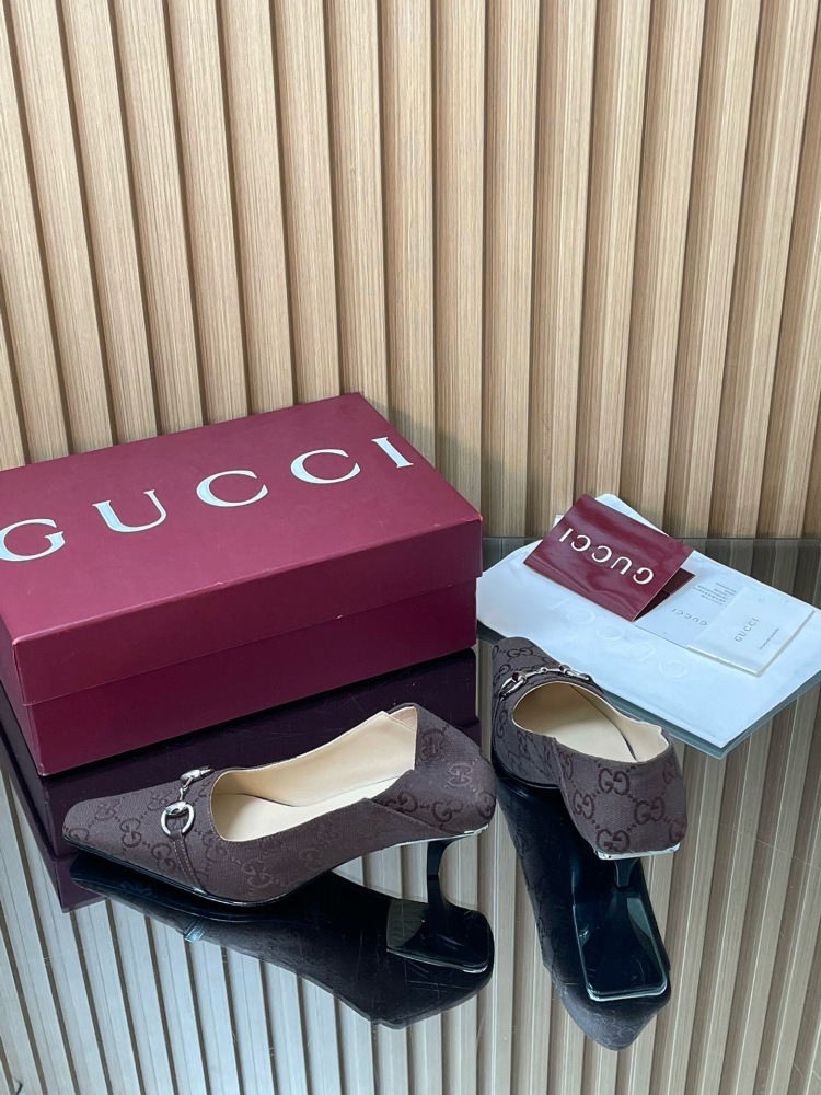 GUCCI HORSEBIT GG CANVAS POINTED TOE KITTEN HEEL PUMPS