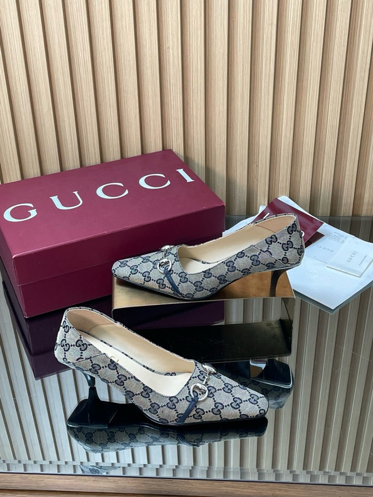 GUCCI HORSEBIT GG CANVAS POINTED TOE KITTEN HEEL PUMPS