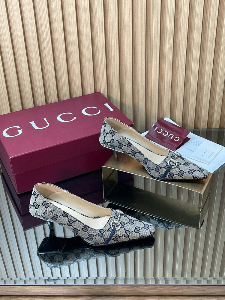 GUCCI HORSEBIT GG CANVAS POINTED TOE KITTEN HEEL PUMPS