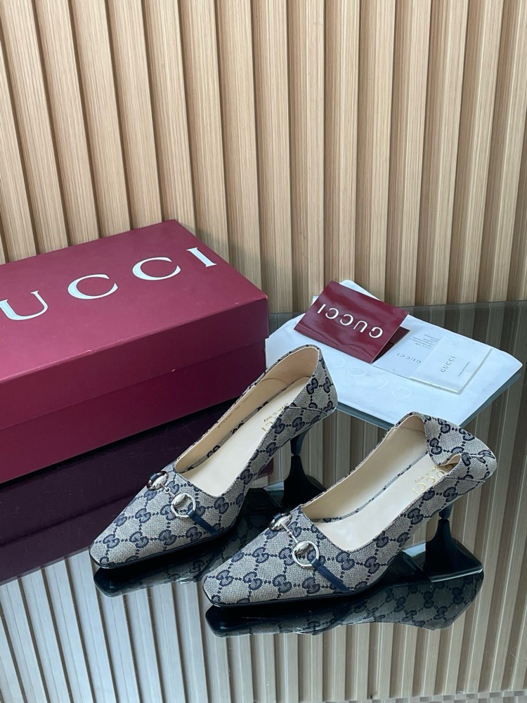 GUCCI HORSEBIT GG CANVAS POINTED TOE KITTEN HEEL PUMPS