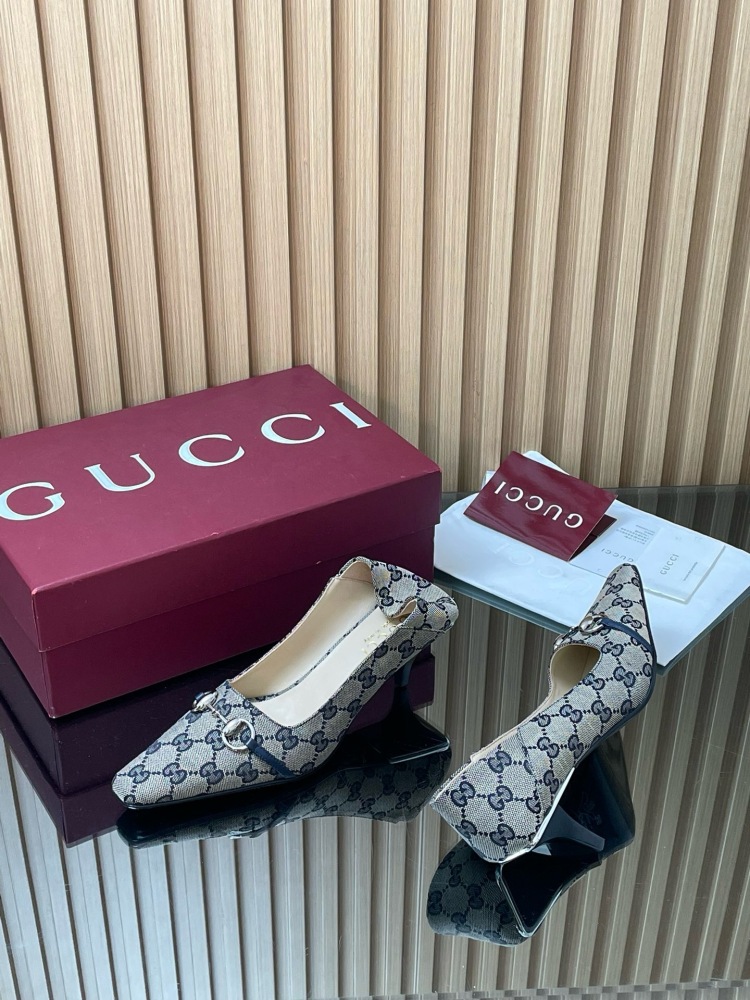 GUCCI HORSEBIT GG CANVAS POINTED TOE KITTEN HEEL PUMPS