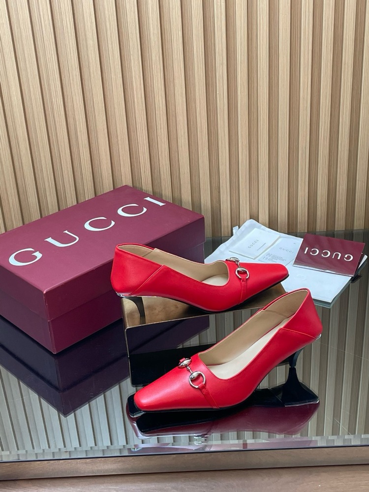 GUCCI HORSEBIT LEATHER POINTED TOE KITTEN HEEL PUMPS