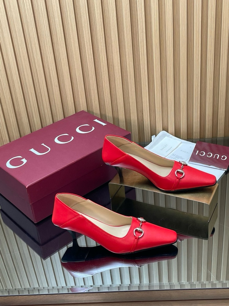 GUCCI HORSEBIT LEATHER POINTED TOE KITTEN HEEL PUMPS