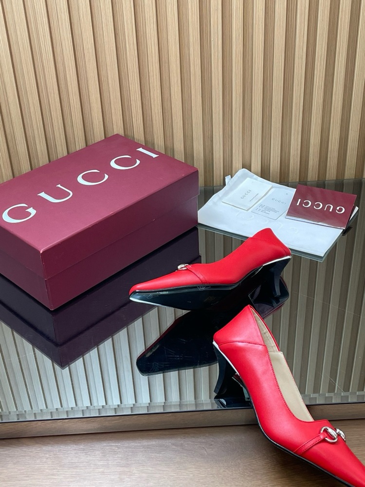 GUCCI HORSEBIT LEATHER POINTED TOE KITTEN HEEL PUMPS