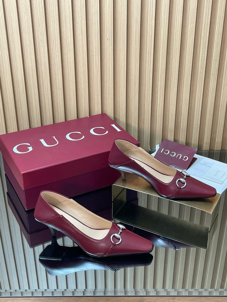 GUCCI HORSEBIT LEATHER POINTED TOE KITTEN HEEL PUMPS