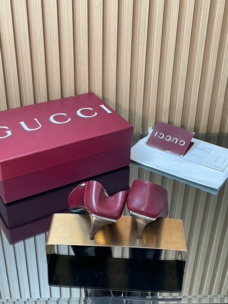 GUCCI HORSEBIT LEATHER POINTED TOE KITTEN HEEL PUMPS