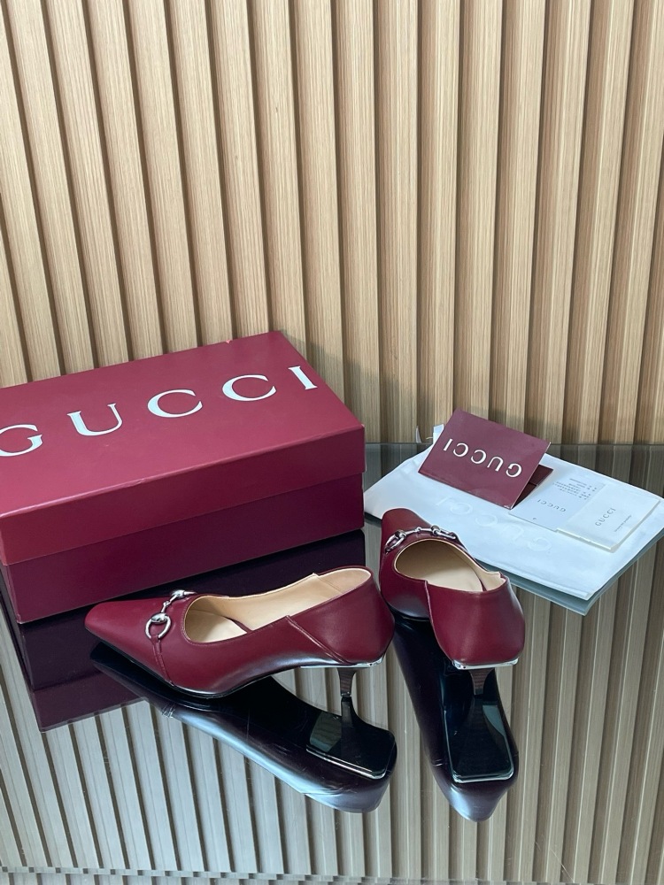 GUCCI HORSEBIT LEATHER POINTED TOE KITTEN HEEL PUMPS