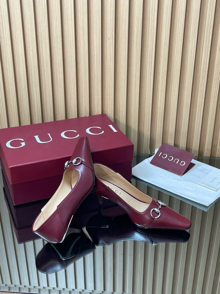 GUCCI HORSEBIT LEATHER POINTED TOE KITTEN HEEL PUMPS
