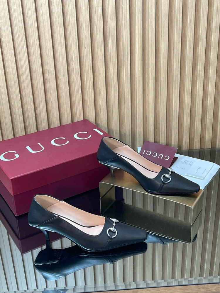 GUCCI HORSEBIT LEATHER POINTED TOE KITTEN HEEL PUMPS