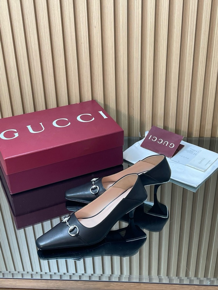 GUCCI HORSEBIT LEATHER POINTED TOE KITTEN HEEL PUMPS