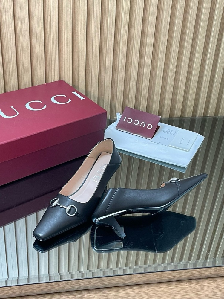 GUCCI HORSEBIT LEATHER POINTED TOE KITTEN HEEL PUMPS