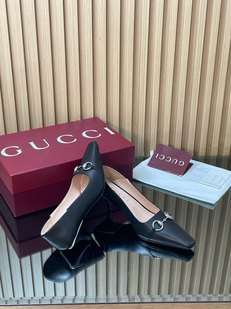 GUCCI HORSEBIT LEATHER POINTED TOE KITTEN HEEL PUMPS