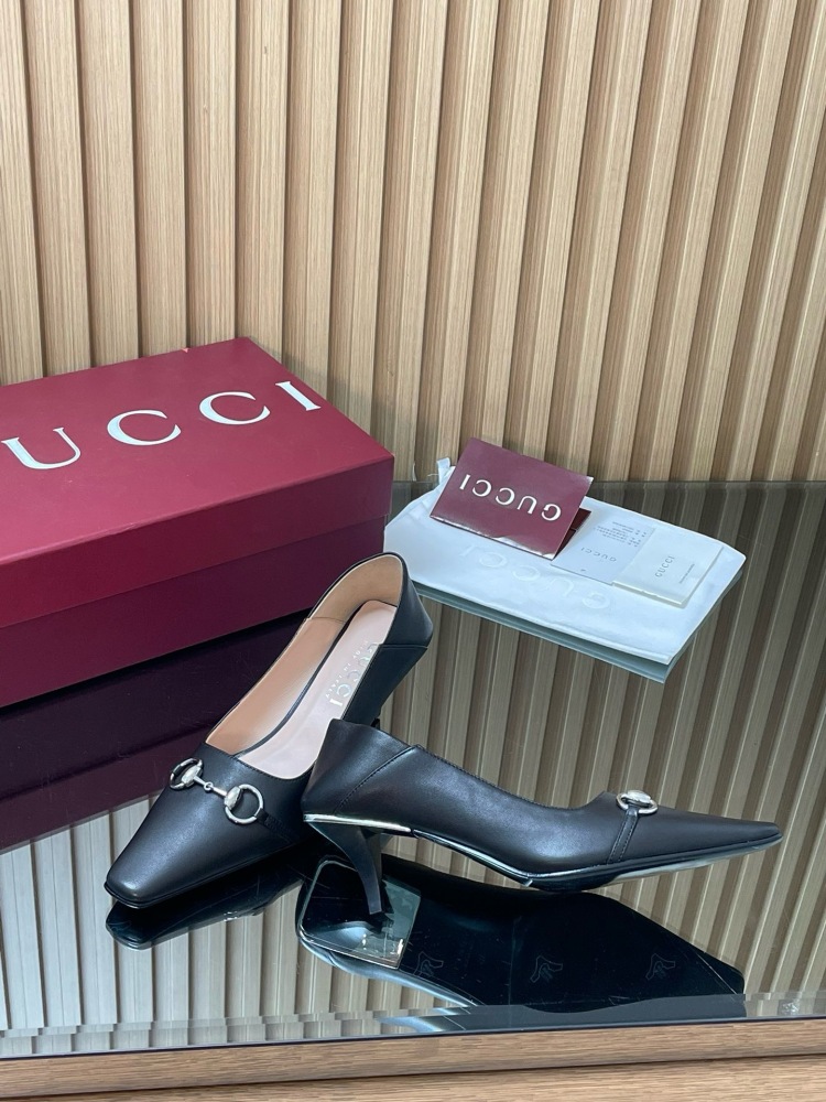 GUCCI HORSEBIT LEATHER POINTED TOE KITTEN HEEL PUMPS