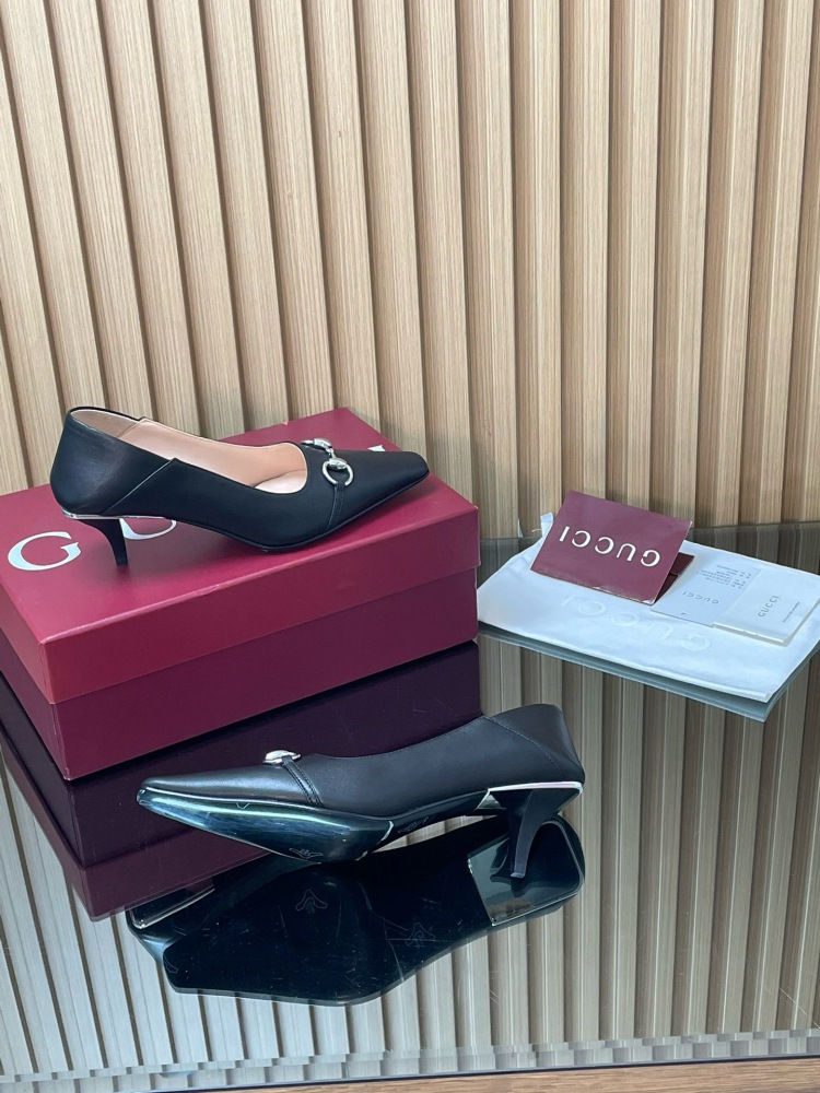 GUCCI HORSEBIT LEATHER POINTED TOE KITTEN HEEL PUMPS