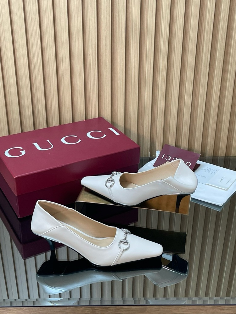 GUCCI HORSEBIT LEATHER POINTED TOE KITTEN HEEL PUMPS