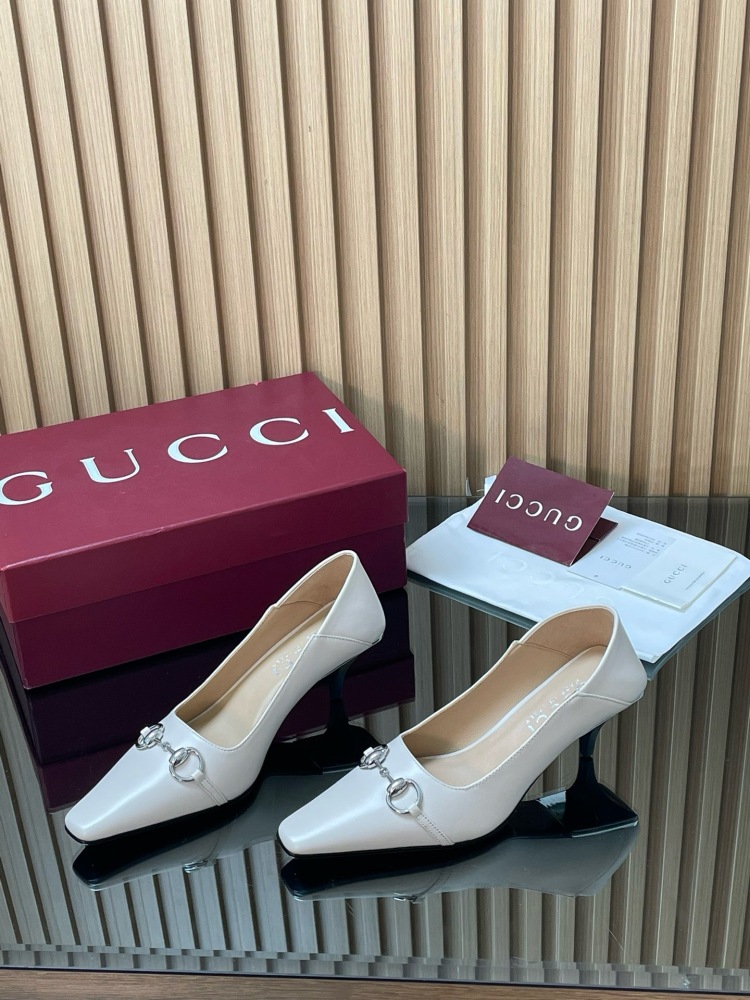 GUCCI HORSEBIT LEATHER POINTED TOE KITTEN HEEL PUMPS