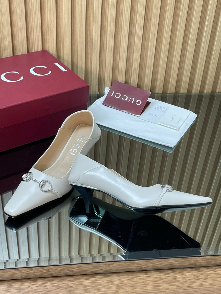 GUCCI HORSEBIT LEATHER POINTED TOE KITTEN HEEL PUMPS