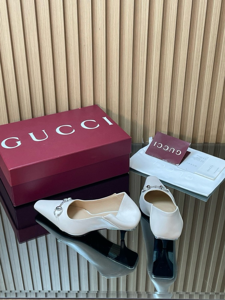 GUCCI HORSEBIT LEATHER POINTED TOE KITTEN HEEL PUMPS
