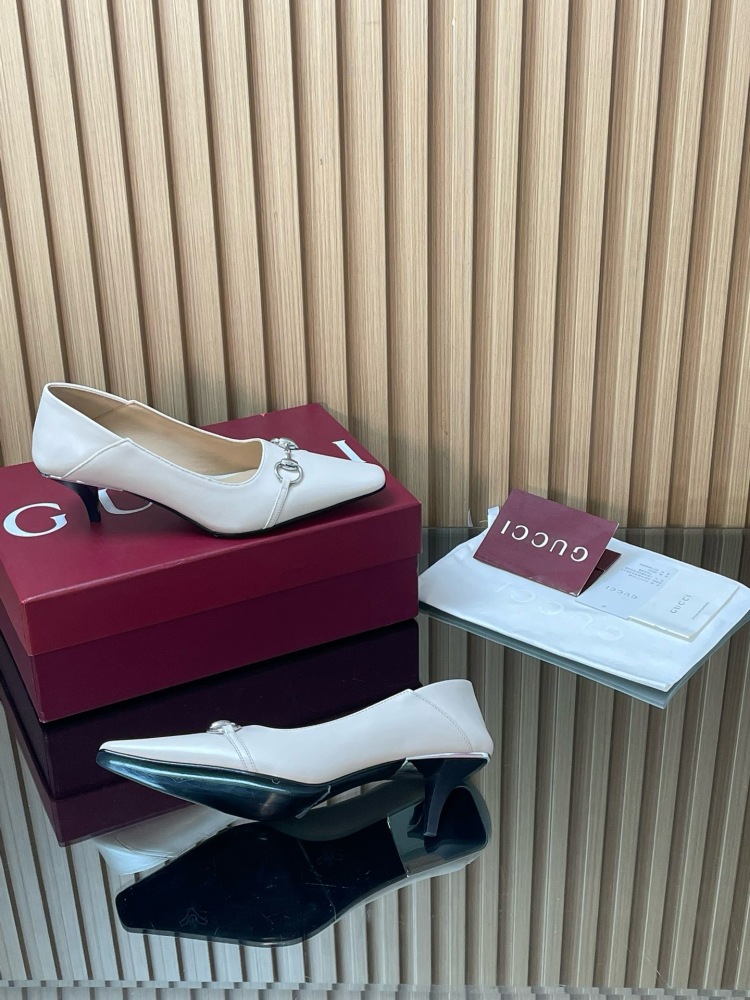 GUCCI HORSEBIT LEATHER POINTED TOE KITTEN HEEL PUMPS
