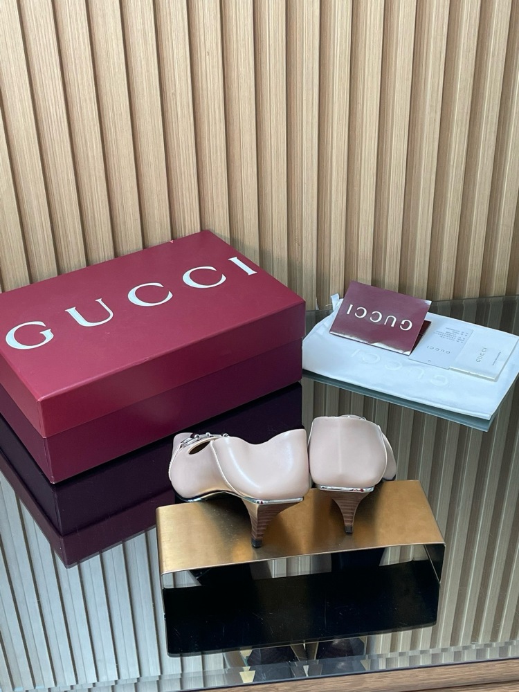 GUCCI HORSEBIT LEATHER POINTED TOE KITTEN HEEL PUMPS