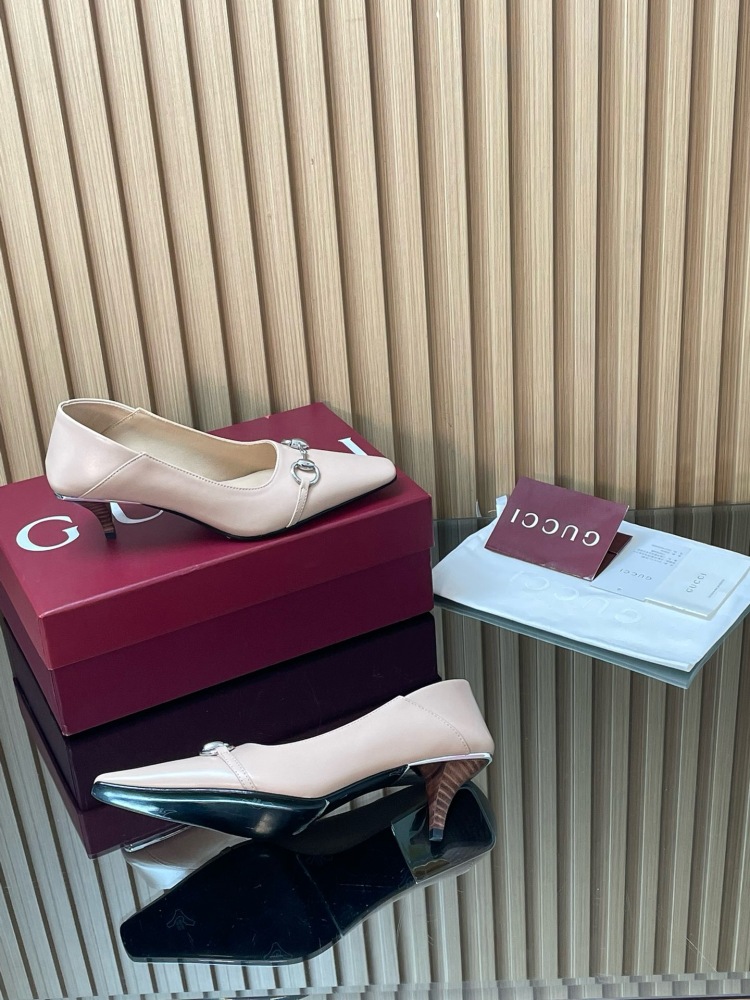 GUCCI HORSEBIT LEATHER POINTED TOE KITTEN HEEL PUMPS