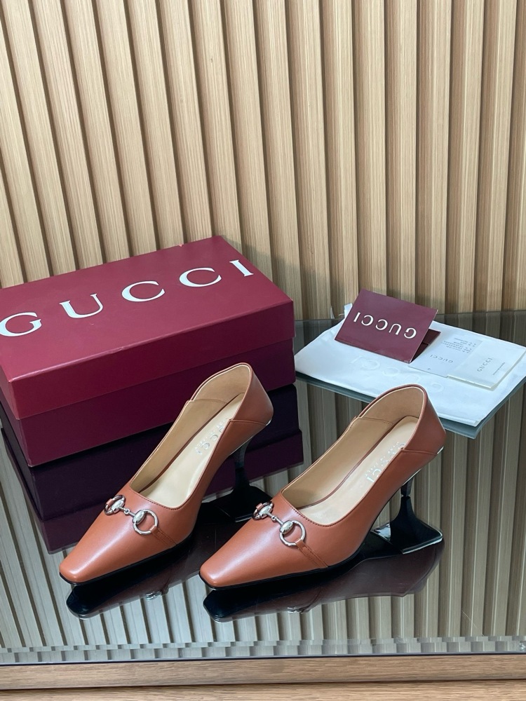 GUCCI HORSEBIT LEATHER POINTED TOE KITTEN HEEL PUMPS