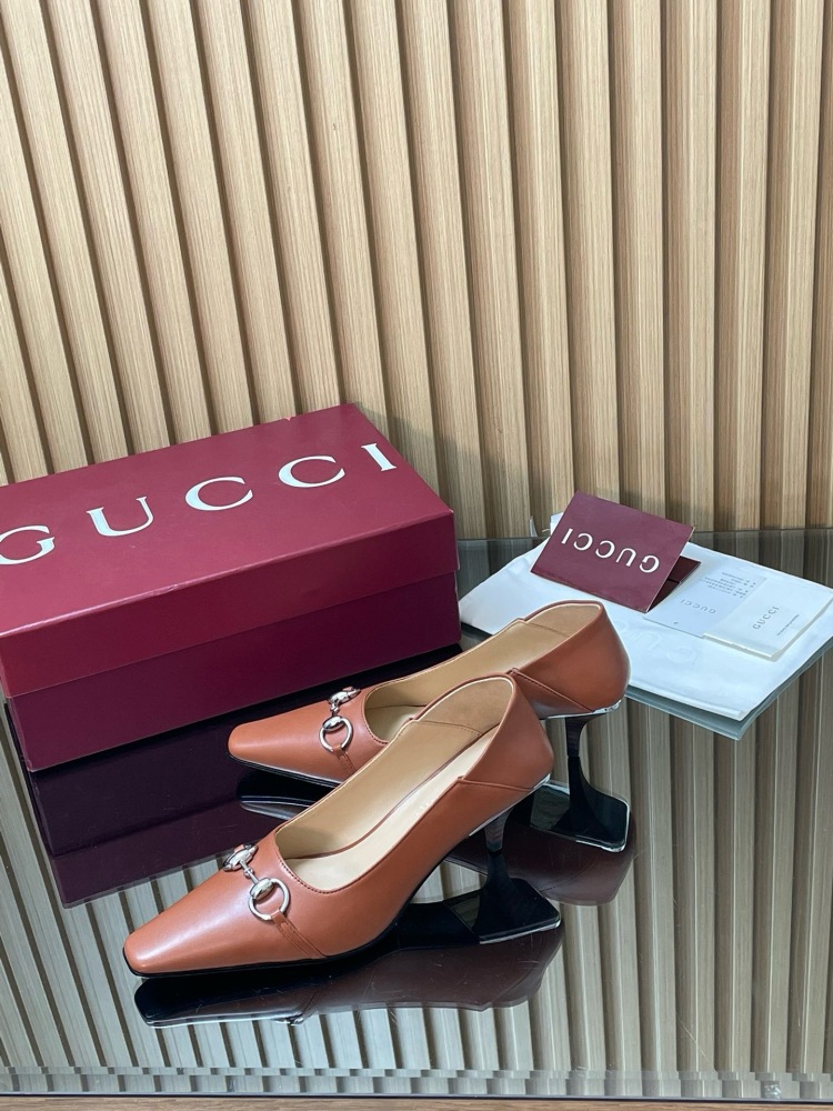 GUCCI HORSEBIT LEATHER POINTED TOE KITTEN HEEL PUMPS