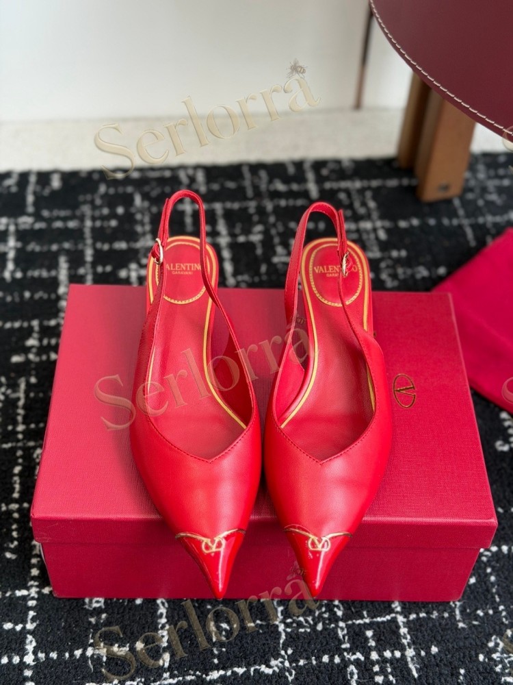 VALENTINO GARAVANI NUDE LEATHER RED LINING METAL LOGO POINTED-TOE KITTEN HEEL SLINGBACK PUMPS