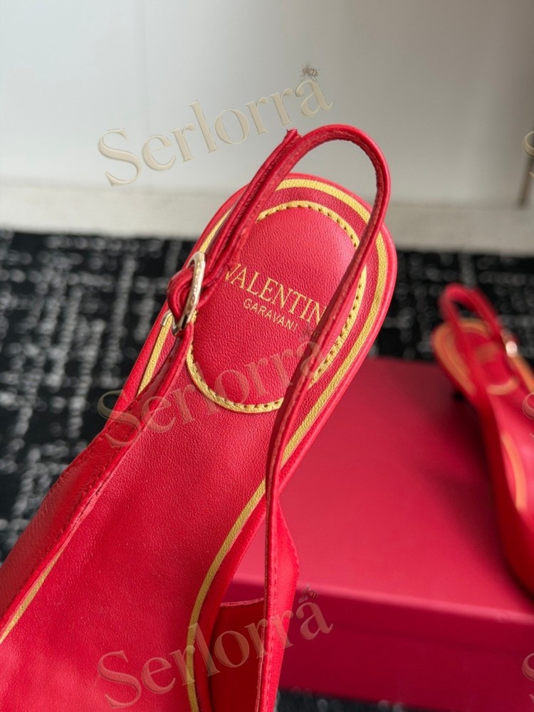 VALENTINO GARAVANI NUDE LEATHER RED LINING METAL LOGO POINTED-TOE KITTEN HEEL SLINGBACK PUMPS