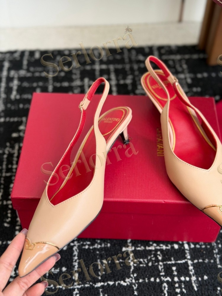 VALENTINO GARAVANI NUDE LEATHER RED LINING METAL LOGO POINTED-TOE KITTEN HEEL SLINGBACK PUMPS