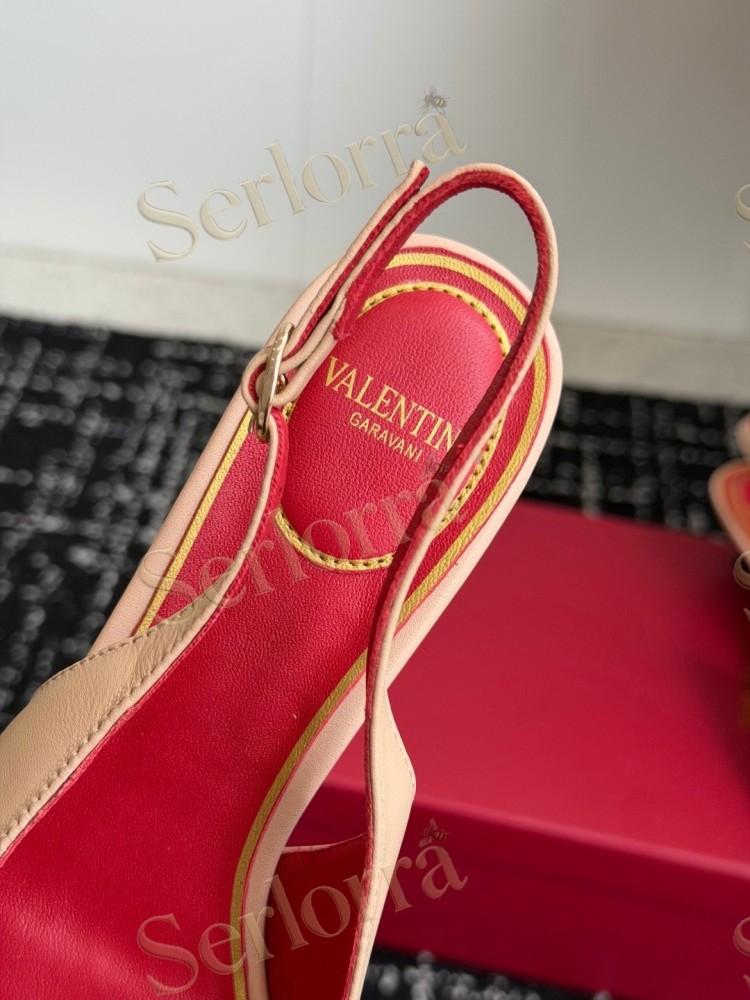 VALENTINO GARAVANI NUDE LEATHER RED LINING METAL LOGO POINTED-TOE KITTEN HEEL SLINGBACK PUMPS