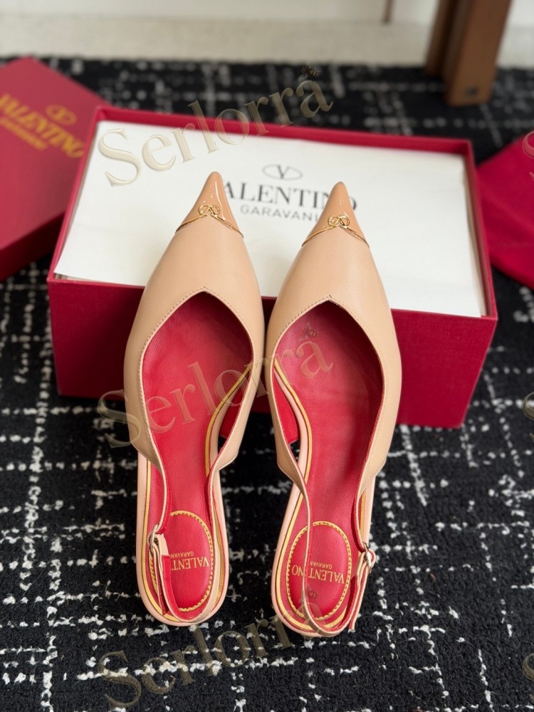 VALENTINO GARAVANI NUDE LEATHER RED LINING METAL LOGO POINTED-TOE KITTEN HEEL SLINGBACK PUMPS