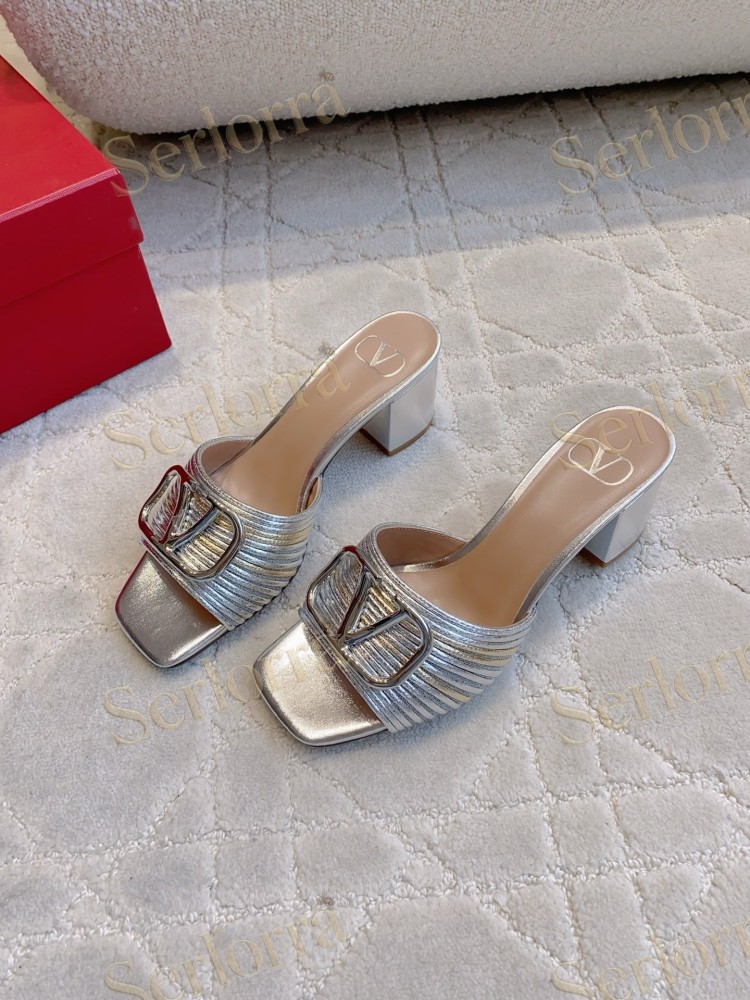 VALENTINO  PLEATED METALLIC LEATHER V‑LOGO BLOCK‑HEEL MULE SLIDES