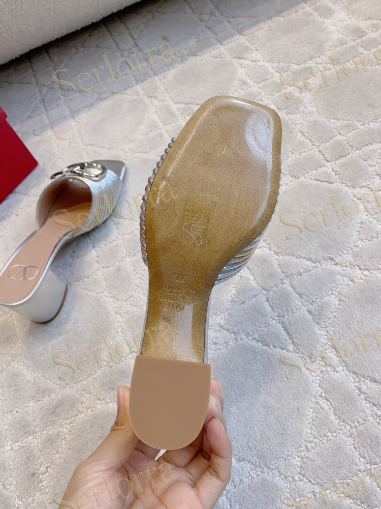 VALENTINO  PLEATED METALLIC LEATHER V‑LOGO BLOCK‑HEEL MULE SLIDES