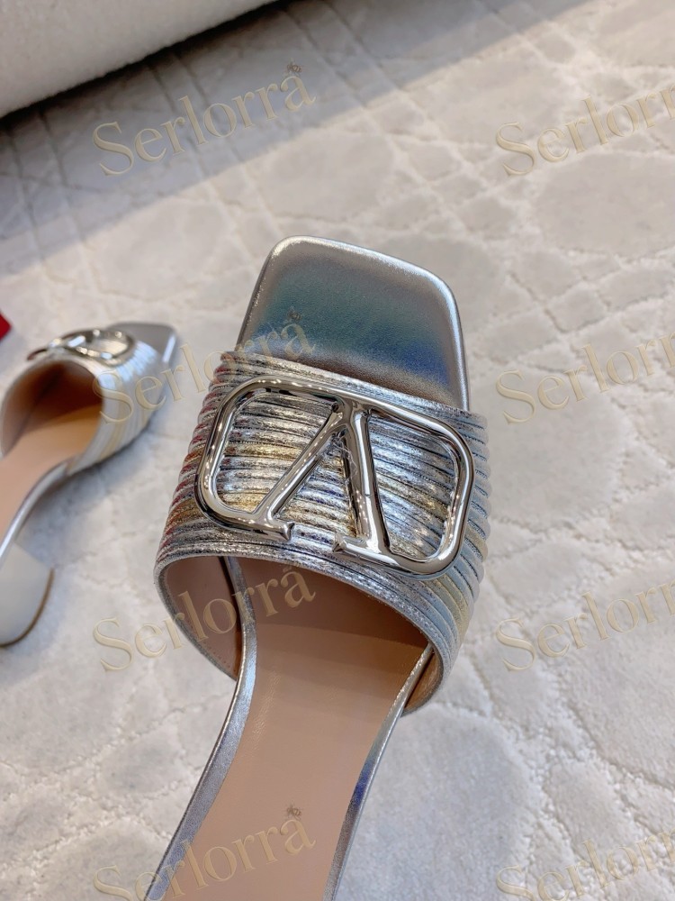 VALENTINO  PLEATED METALLIC LEATHER V‑LOGO BLOCK‑HEEL MULE SLIDES