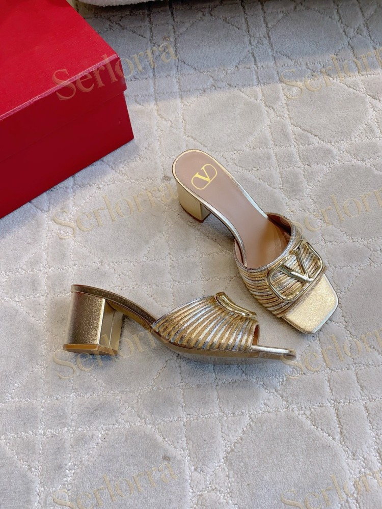 VALENTINO  PLEATED METALLIC LEATHER V‑LOGO BLOCK‑HEEL MULE SLIDES