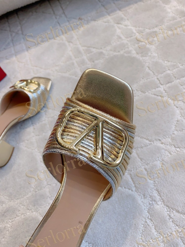 VALENTINO  PLEATED METALLIC LEATHER V‑LOGO BLOCK‑HEEL MULE SLIDES
