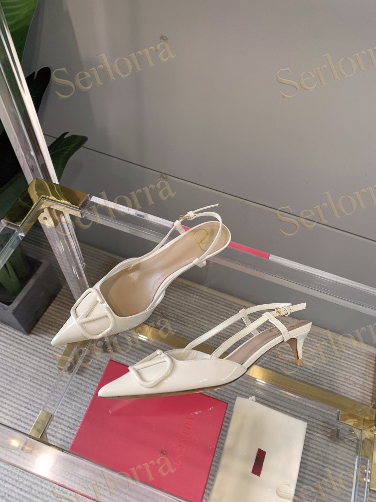 VALENTINO GARAVANI VLOGO SIGNATURE IVORY PATENT LEATHER SLINGBACK KITTEN‑HEEL PUMPS