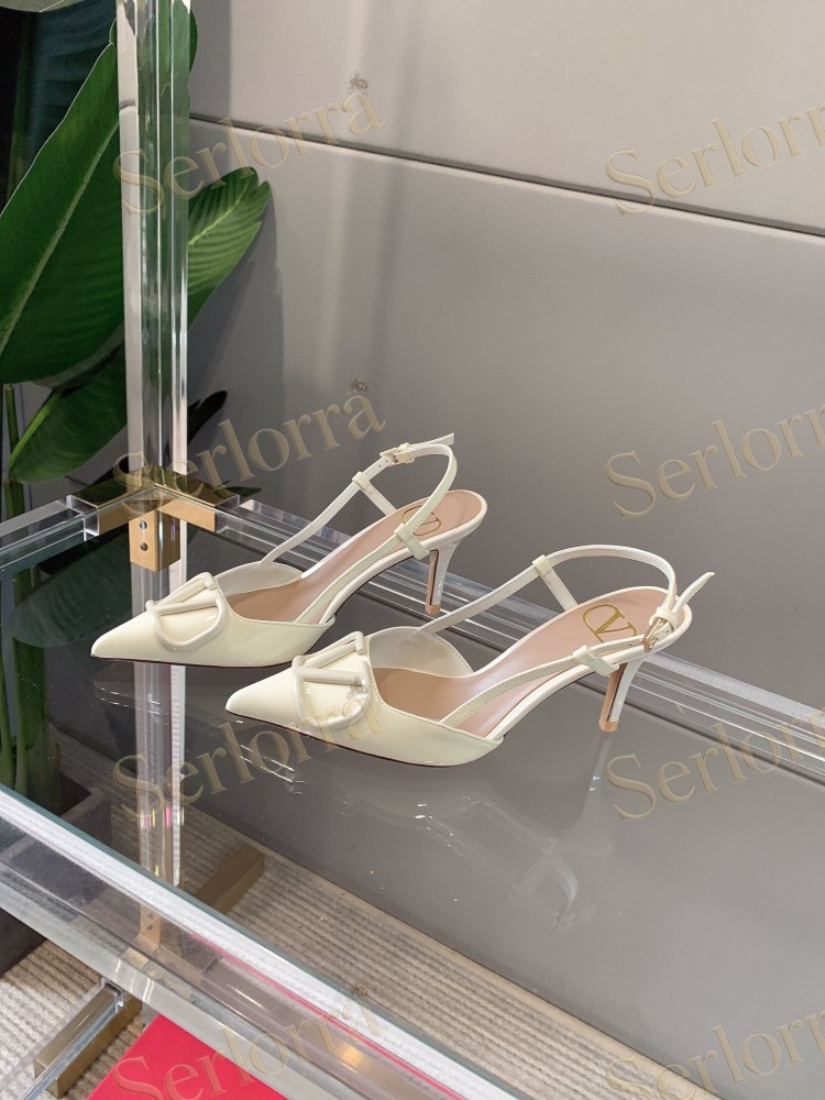 VALENTINO GARAVANI VLOGO SIGNATURE IVORY PATENT LEATHER SLINGBACK KITTEN‑HEEL PUMPS