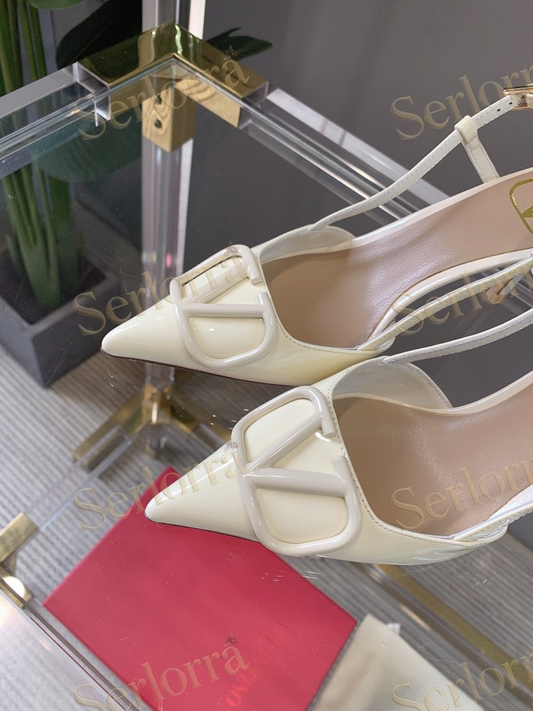 VALENTINO GARAVANI VLOGO SIGNATURE IVORY PATENT LEATHER SLINGBACK KITTEN‑HEEL PUMPS