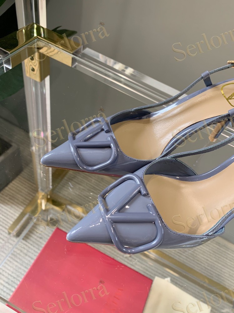 VALENTINO GARAVANI VLOGO SIGNATURE IVORY PATENT LEATHER SLINGBACK KITTEN‑HEEL PUMPS