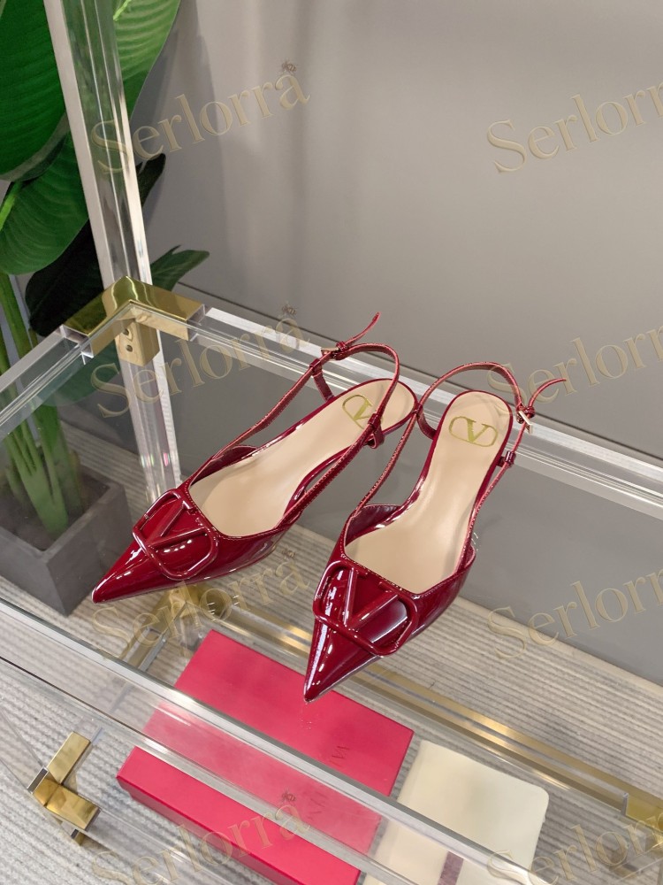 VALENTINO GARAVANI VLOGO SIGNATURE IVORY PATENT LEATHER SLINGBACK KITTEN‑HEEL PUMPS