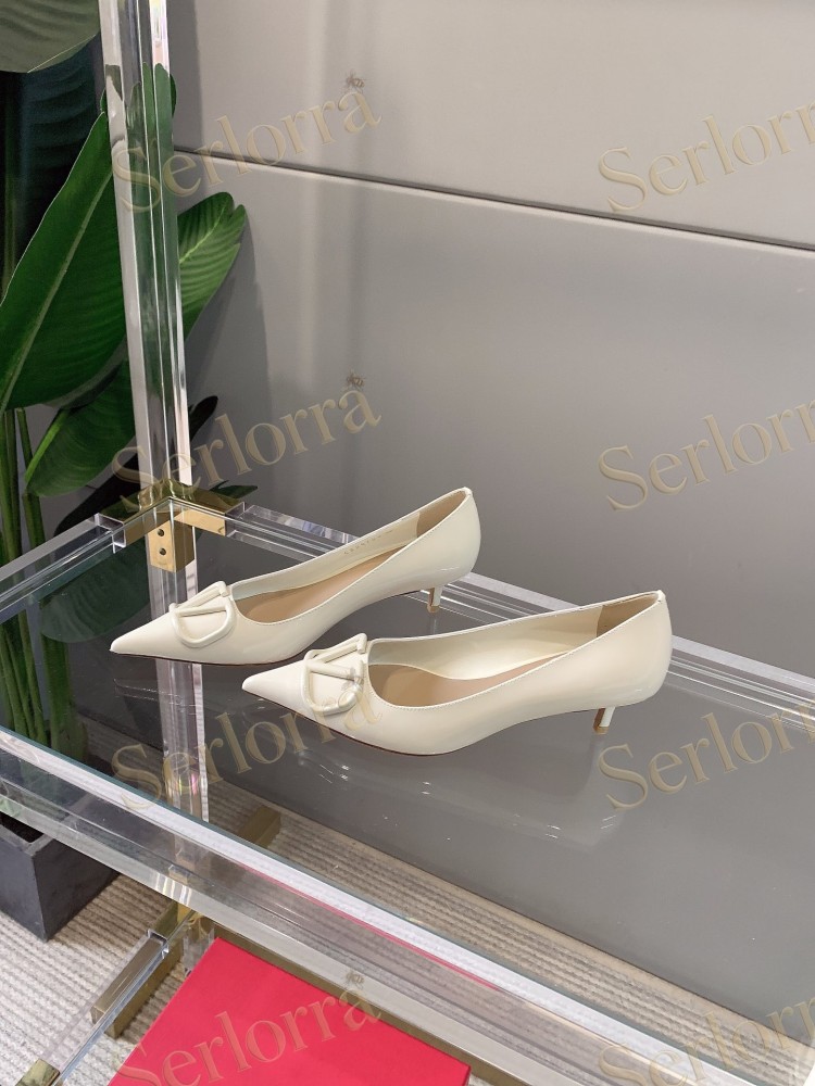 VALENTINO GARAVANI VLOGO SIGNATURE PATENT LEATHER POINTED‑TOE PUMPS