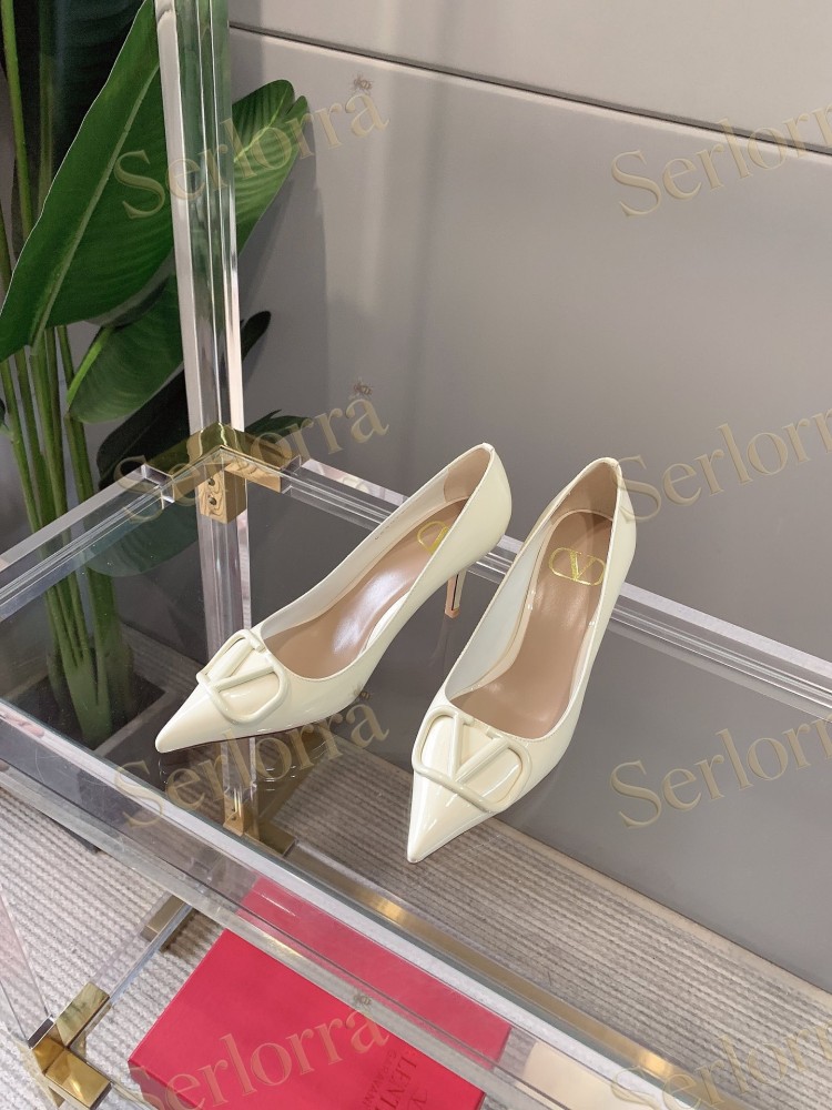 VALENTINO GARAVANI VLOGO SIGNATURE PATENT LEATHER POINTED‑TOE PUMPS